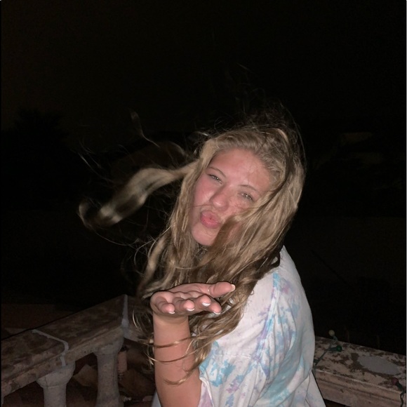 Meet your Posher, Ashley - Picture 3 of 3